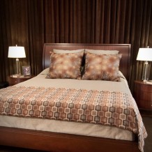 Portola Valley Master Bed lamps bedding blanket pillow sham
